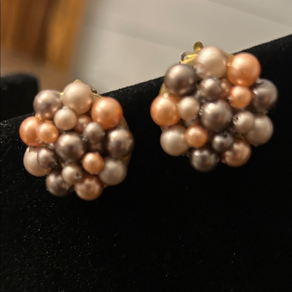 Vintage Cluster Pearl Earrings Clip On